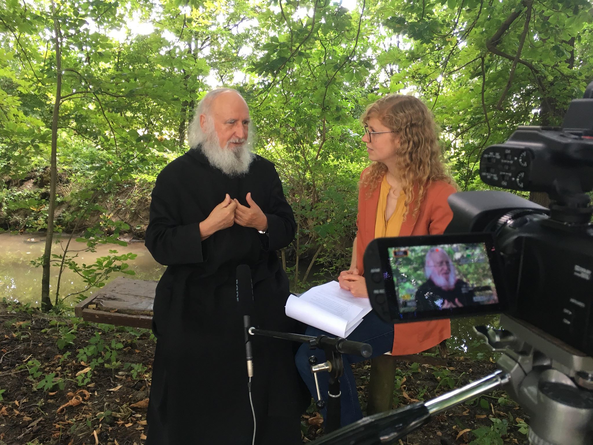 P. Anselm spricht über sein neues Buch "Friede, Freude, Frust"